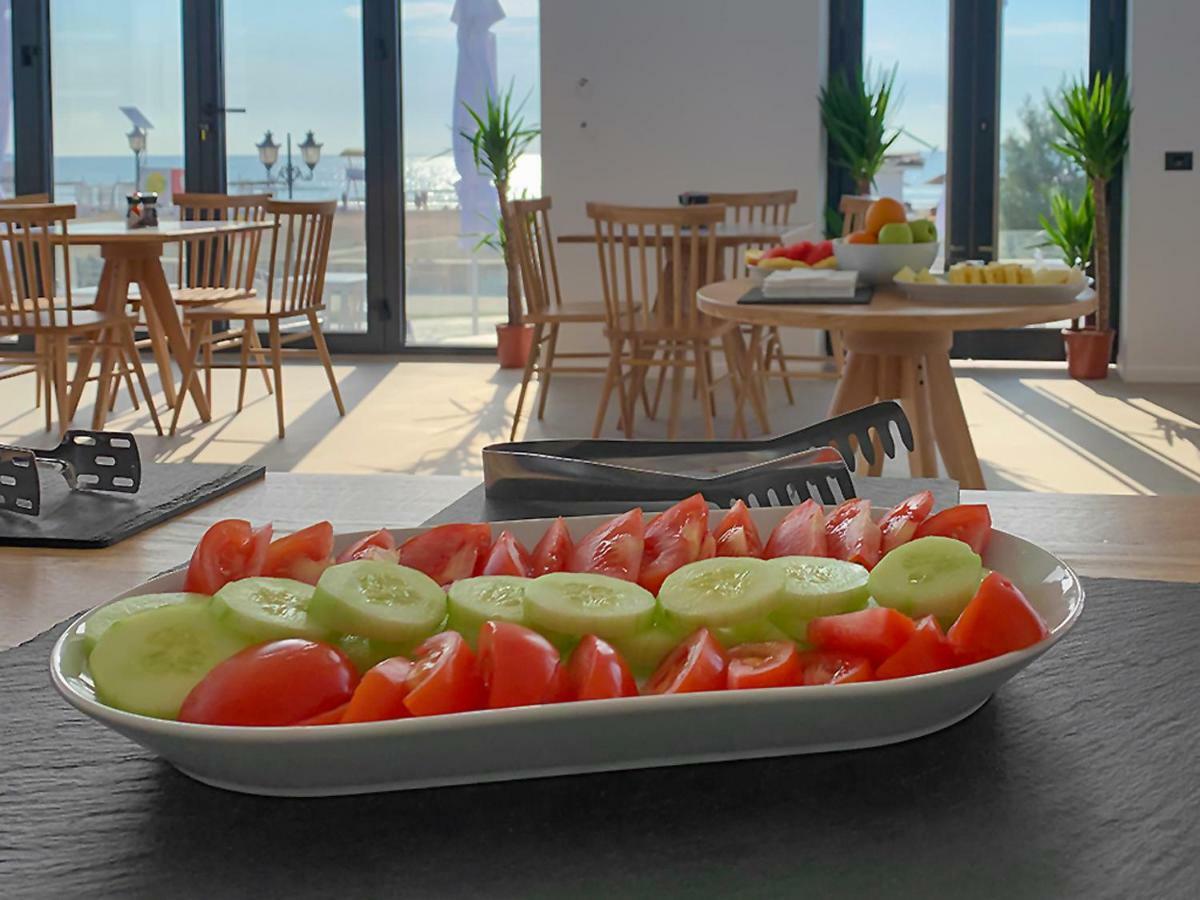 Lemon Cliff Luxury B&B Mamaia Exterior foto